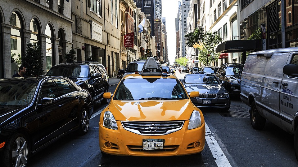 Exploring the Benefits of Booking a Maxicab Singapore for Your Group Events